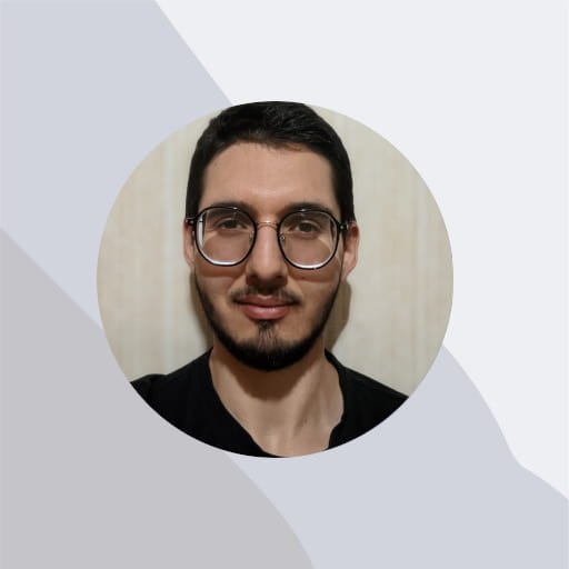 Tomás Miranda, Psicólogo Clínico Juvenil y de Adultos, en retrato profesional para atención terapéutica.